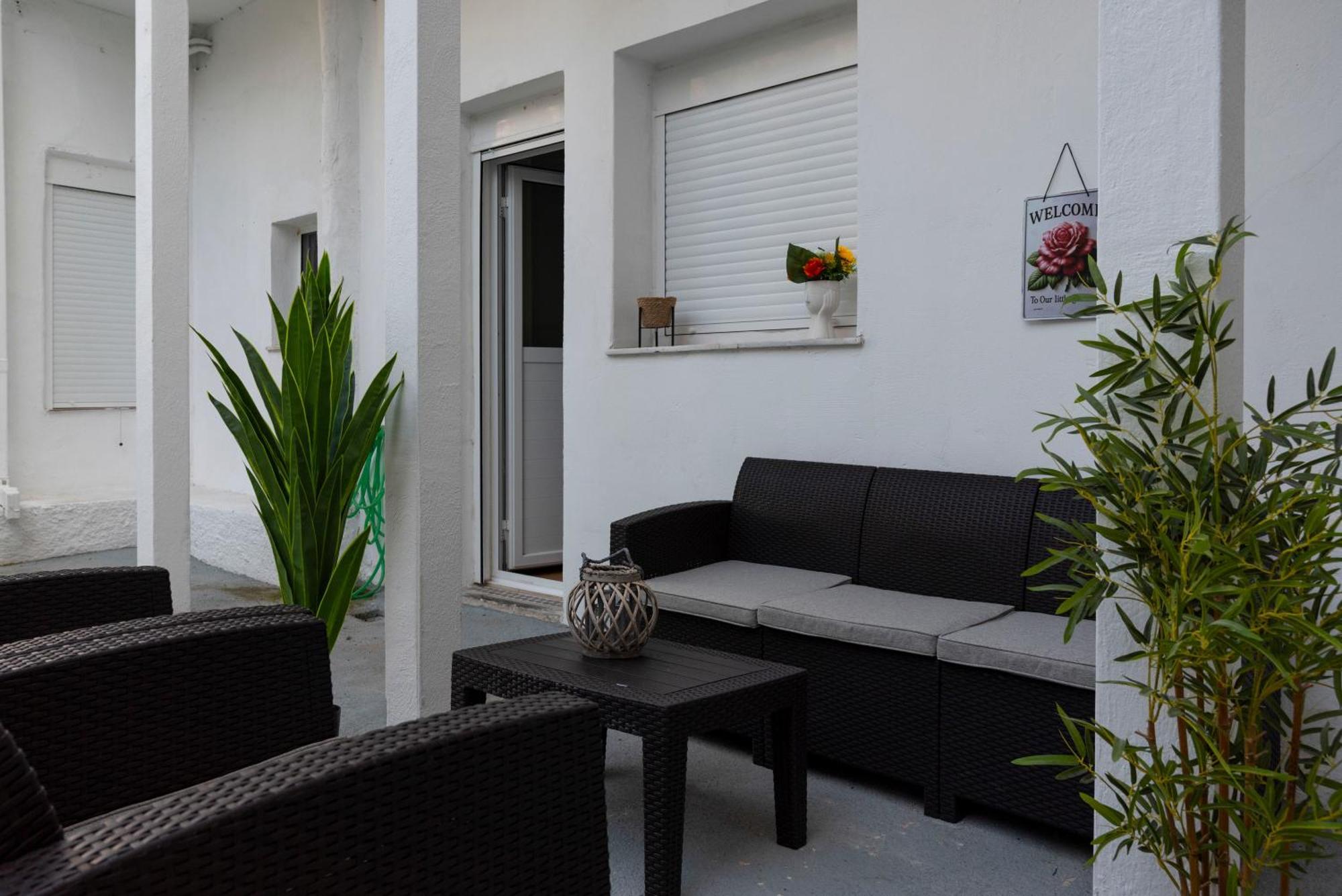 Thissio Getaway 2Ba Next To Athens Ancient Market Exterior photo